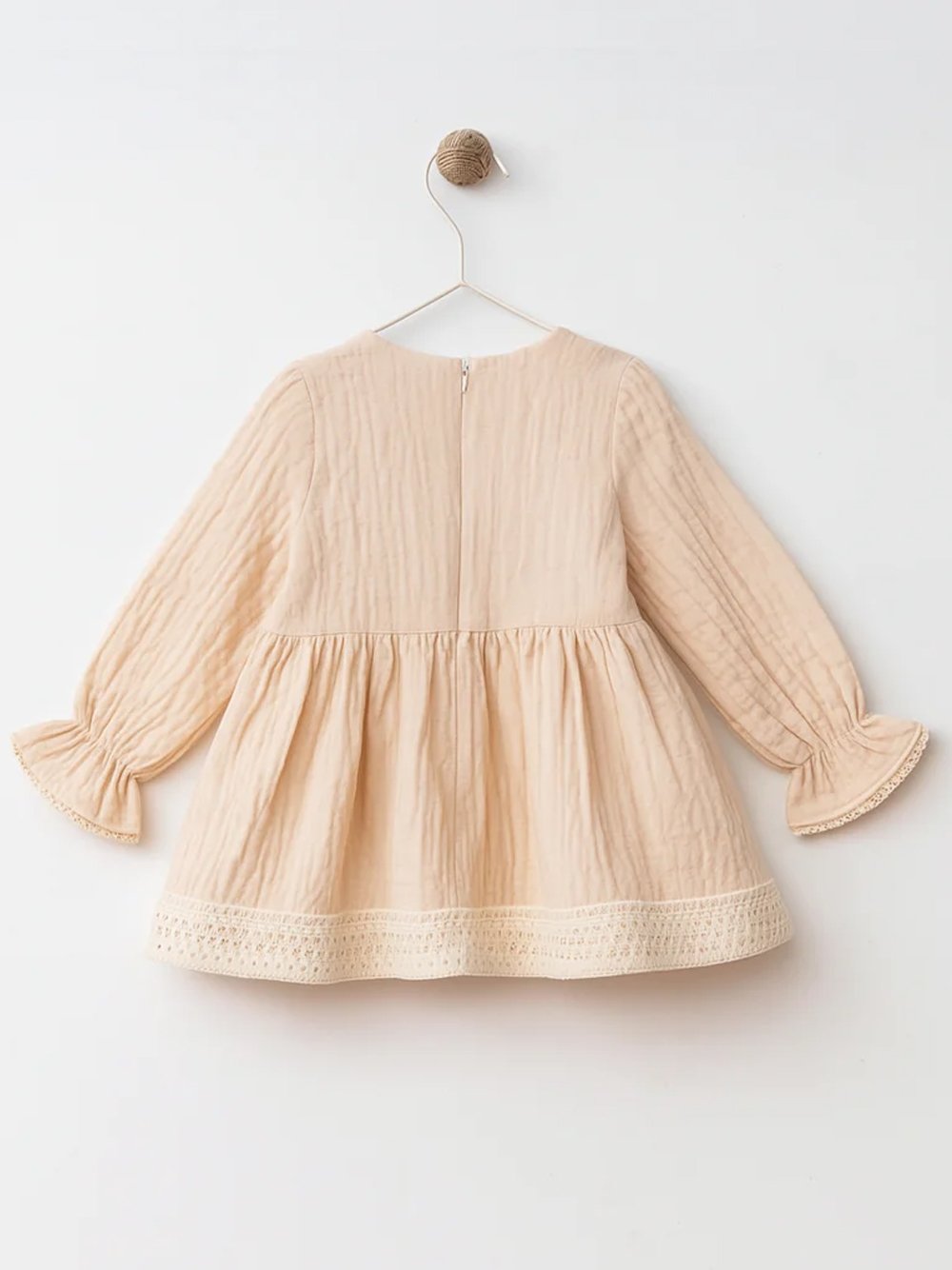 1_0000s_0000s_0002_Layer 275