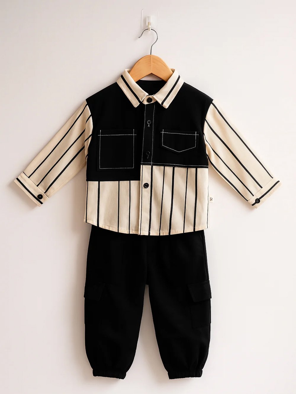 1_0000s_0000s_0003_Layer 255